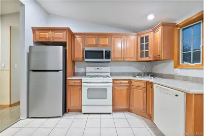 423 Westview Avenue, Deer Park, NY 11729 - Photo 11
