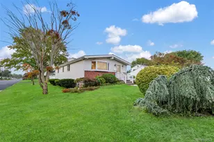423 Westview Ave, Deer Park, NY 11729 - Photo 3