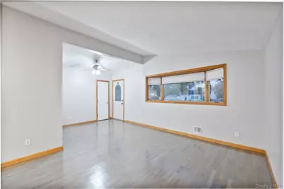 423 Westview Avenue, Deer Park, NY 11729 - Photo 7