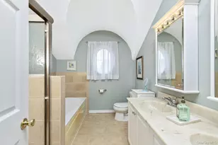 143 Paddington Cir, Smithtown, NY 11787 - Photo 17