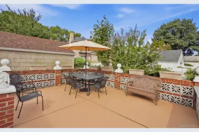 293 85th Avenue, Floral Park, NY 11001 - Photo 21