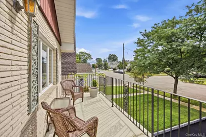 293 85th Avenue, Floral Park, NY 11001 - Photo 3