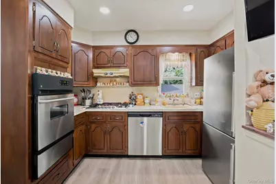 293 85th Avenue, Floral Park, NY 11001 - Photo 9