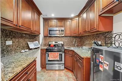 81-11 45th Avenue #3V, Elmhurst, NY 11373 - Photo 3