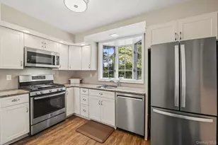 999 Knollwood Rd, White Plains, NY 10603 - Photo 17