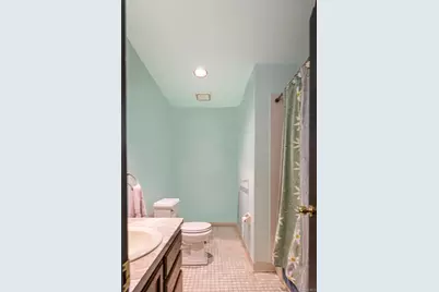 42 Squires Avenue, East Quogue, NY 11942 - Photo 11