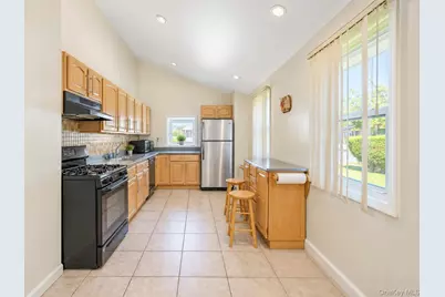 8 Norwalk Lane, Selden, NY 11784 - Photo 7