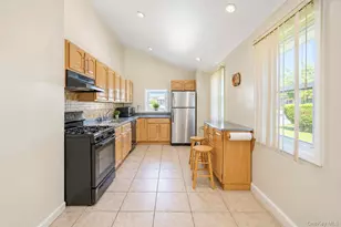 8 Norwalk Ln, Selden, NY 11784 - Photo 7