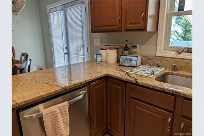 35 Sheridan Street, Huntington, NY 11743 - Photo 5