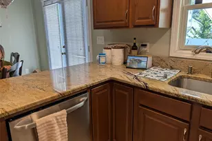35 Sheridan St, Huntington, NY 11743 - Photo 5