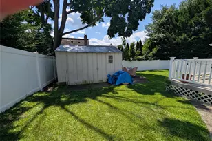 35 Sheridan St, Huntington, NY 11743 - Photo 19