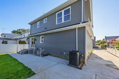 78 Taft Avenue, Lynbrook, NY 11563 - Photo 3