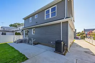 78 Taft Ave, Lynbrook, NY 11563 - Photo 3