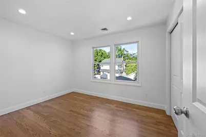 78 Taft Avenue, Lynbrook, NY 11563 - Photo 29