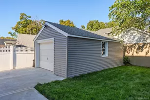 78 Taft Ave, Lynbrook, NY 11563 - Photo 7
