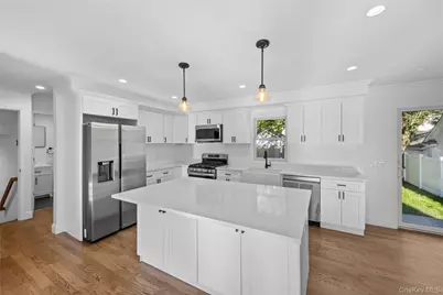 78 Taft Avenue, Lynbrook, NY 11563 - Photo 11