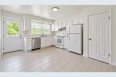 74 View Street W, Greenwich, CT 06830 - Photo 5