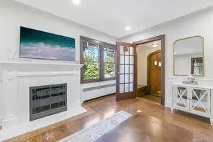 206 Glenmore St, East Williston, NY 11596 - Photo 5