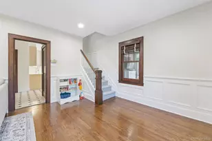 206 Glenmore St, East Williston, NY 11596 - Photo 11