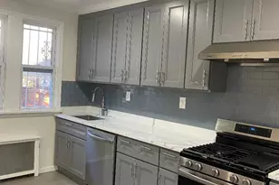 85-25 Kendrick Pl, Jamaica, NY 11432 - Photo 7