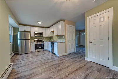 50 Fanning Boulevard, Riverhead, NY 11901 - Photo 9