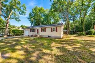 50 Fanning Blvd, Riverhead, NY 11901 - Photo 5