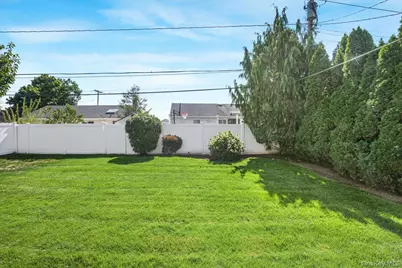 2014 Central Drive S, East Meadow, NY 11554 - Photo 23