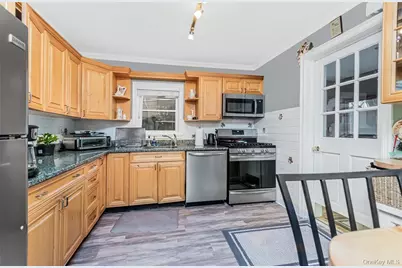 451 W 258th Street, Bronx, NY 10471 - Photo 7