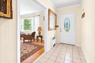 25 Manger Cir, Pelham, NY 10803 - Photo 5