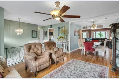 39 Pawnee Drive, Commack, NY 11725 - Photo 5