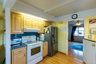 50 Peters Lane, North Babylon, NY 11703 - Photo 19
