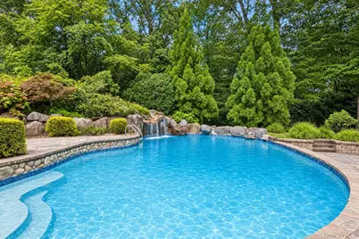 4 The Commons, Cold Spring Harbor, NY 11724 - Photo 37