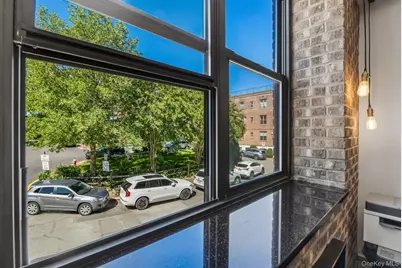 1 Town House Place #2L, Great Neck, NY 11021 - Photo 9