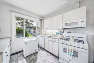 5 Park Pl, Valley Stream, NY 11580 - Photo 9