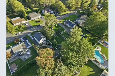 8 South Avenue, Smithtown, NY 11787 - Photo 29