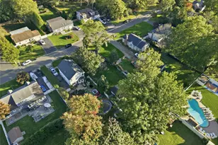 8 South Ave, Smithtown, NY 11787 - Photo 29