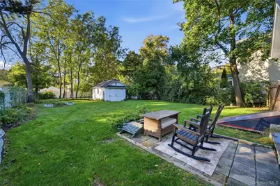 8 South Avenue, Smithtown, NY 11787 - Photo 17