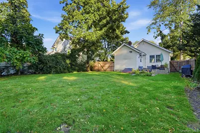 8 South Avenue, Smithtown, NY 11787 - Photo 21