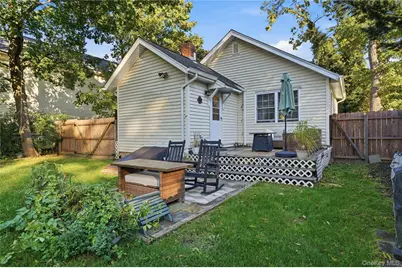 8 South Avenue, Smithtown, NY 11787 - Photo 15