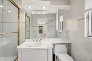 135 Hickman St, Syosset, NY 11791 - Photo 15