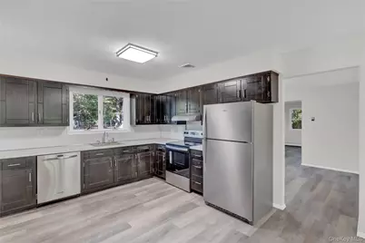 7 Canterbury Court, East Setauket, NY 11733 - Photo 21