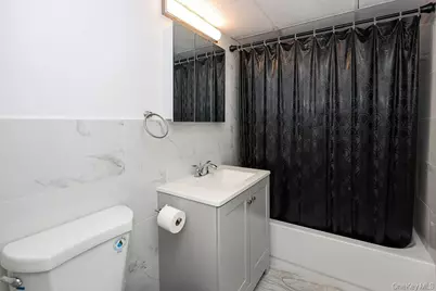 100 Clinton Avenue #2X, Mineola, NY 11501 - Photo 19