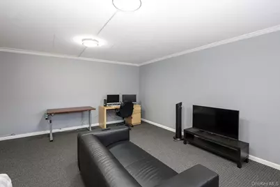 100 Clinton Avenue #2X, Mineola, NY 11501 - Photo 15