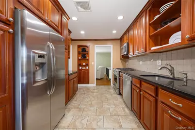 518 Manchester Road, Yorktown Heights, NY 10598 - Photo 9