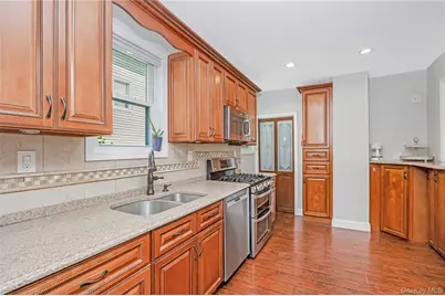 53 Thorne Street, Patchogue, NY 11772 - Photo 15