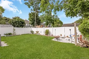53 Thorne St, Patchogue, NY 11772 - Photo 31
