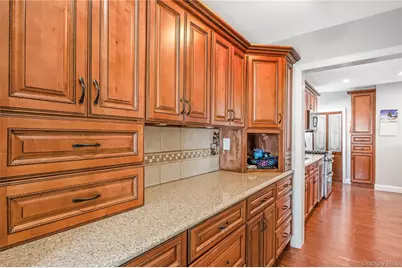 53 Thorne Street, Patchogue, NY 11772 - Photo 19