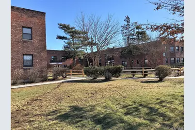 112 Division #1 D, Levittown, NY 11756 - Photo 3