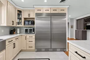 31 Colony Ln, Syosset, NY 11791 - Photo 7