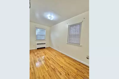 10935 202nd Street, Jamaica, NY 11412 - Photo 7